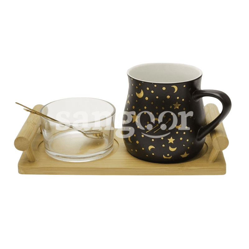 ENSEMBLE MUGCUILLEREFOURCHETTEBOL AVEC UN PLATEAU EN BOIS-SANGOUR.TN-TUNISIE. ENSEMBLE MUGCUILLEREFOURCHETTEBOL AVEC UN PLATEAU EN BOIS-SANGOUR.TN-TUNISIE.